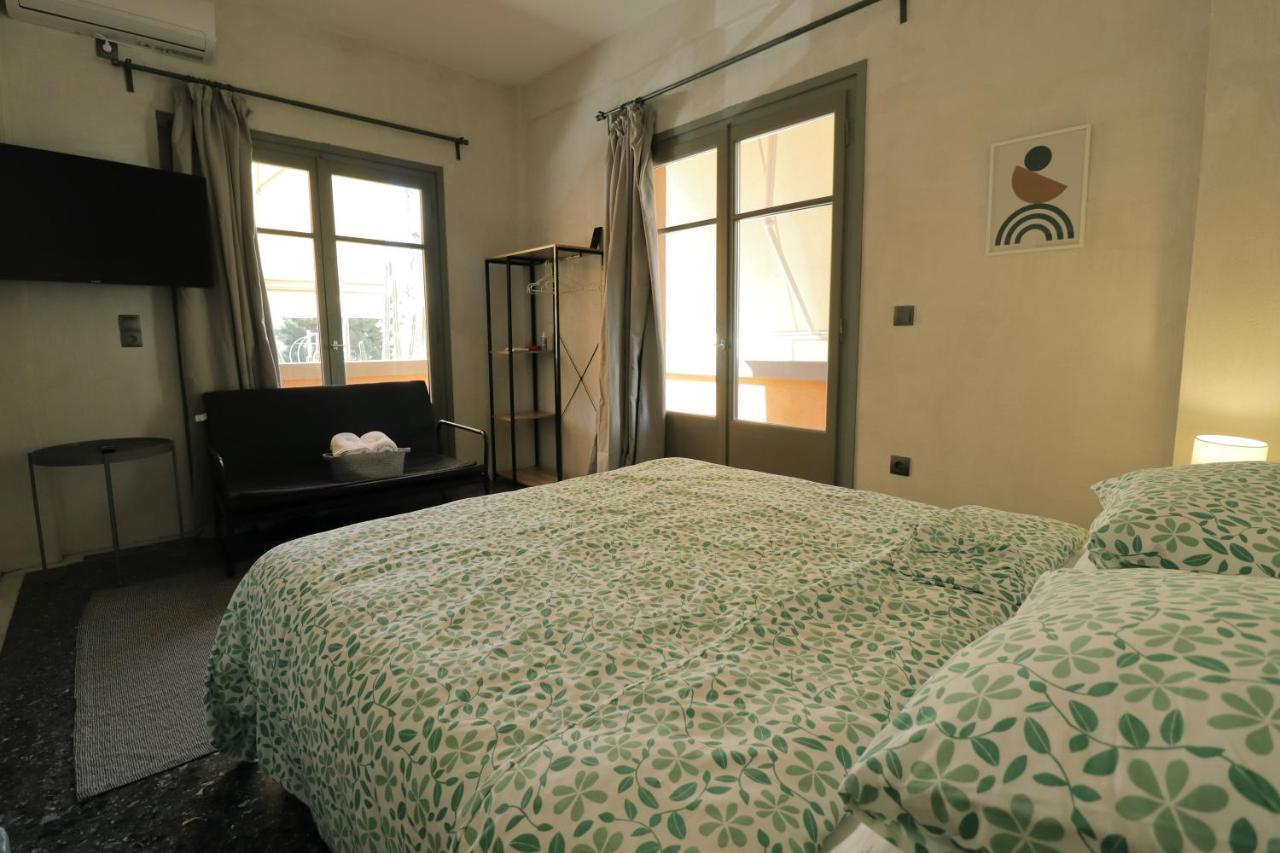 Staying In Atene Esterno foto